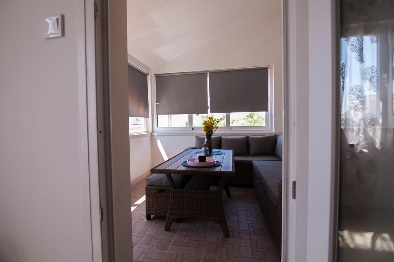 Family Apartments Brach Bol Bagian luar foto