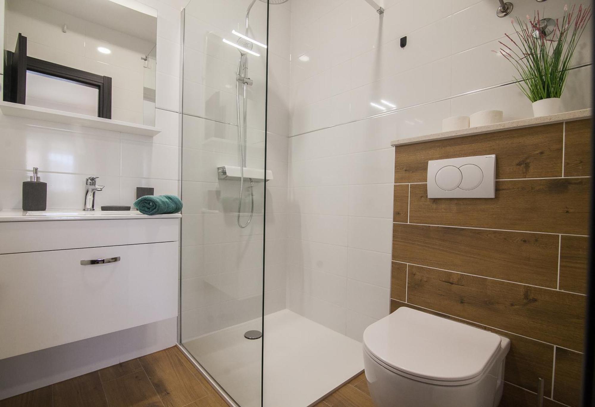 Family Apartments Brach Bol Bagian luar foto